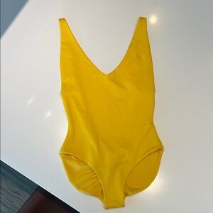 Londre Minimalist One Piece